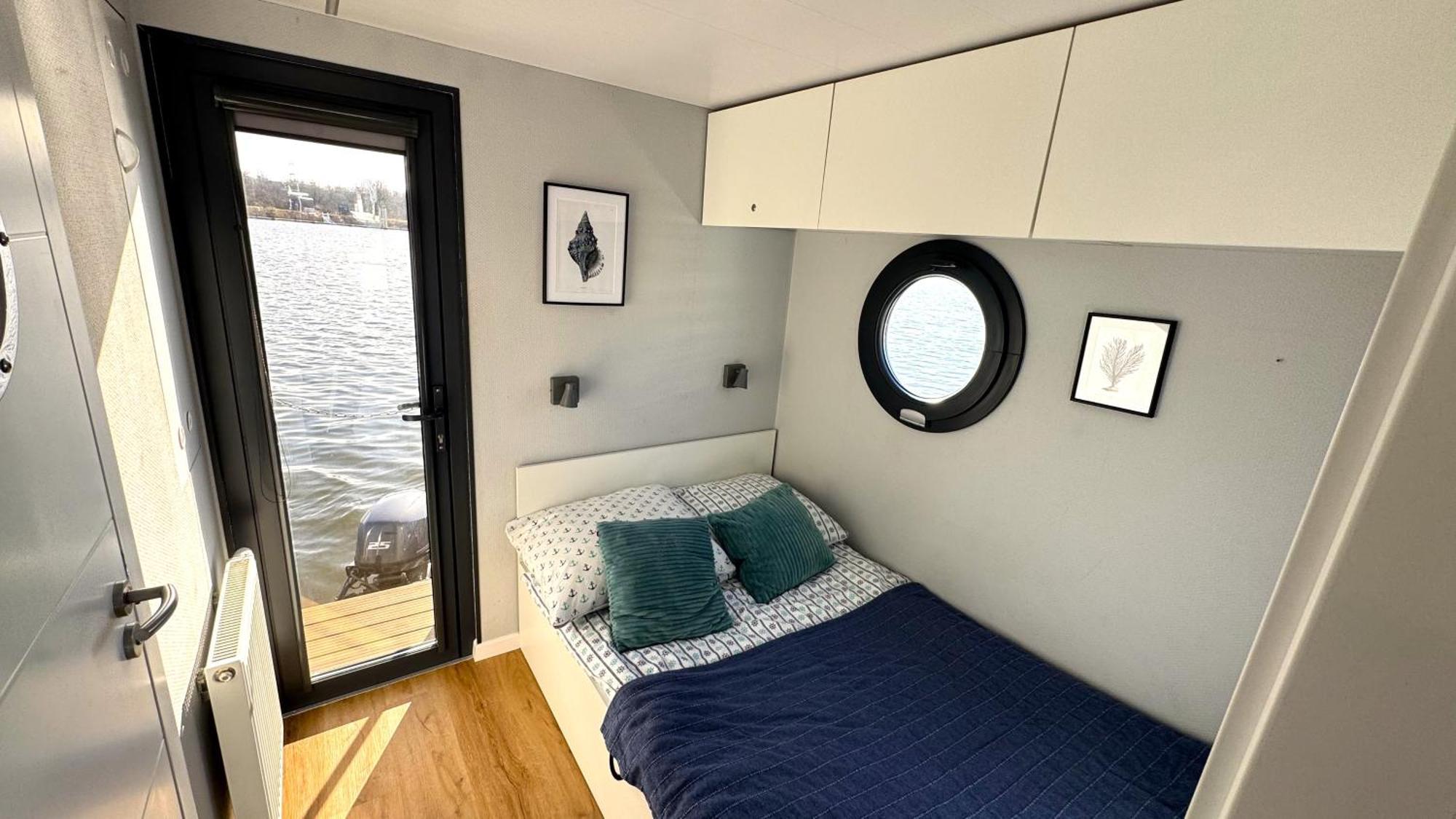 Apartamento Houseboat Water Boy apartament pływający dom na wodzie łódź Breslavia Exterior foto