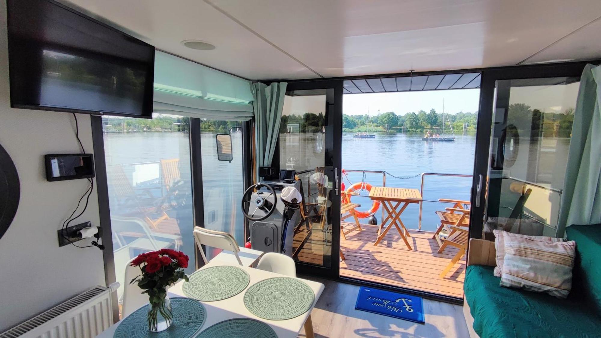 Apartamento Houseboat Water Boy apartament pływający dom na wodzie łódź Breslavia Exterior foto